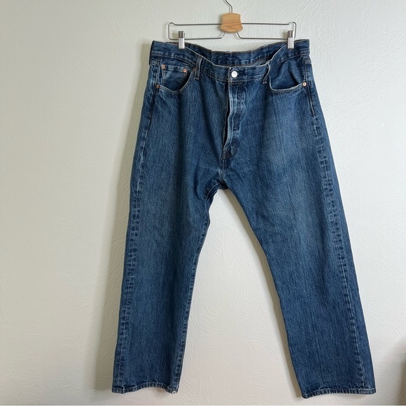 Levi's 501 Mens Blue Medium Wash Button Fly Straight Leg Denim Jeans Size 42x30 - Picture 1 of 12